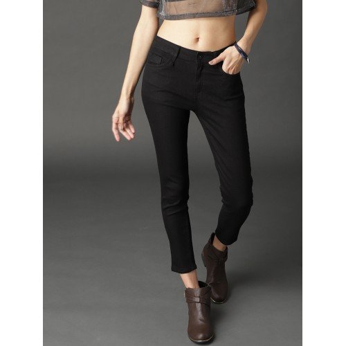 Women Black Skinny Fit Mid-Rise Clean Look Stretchable Cropped Jeans